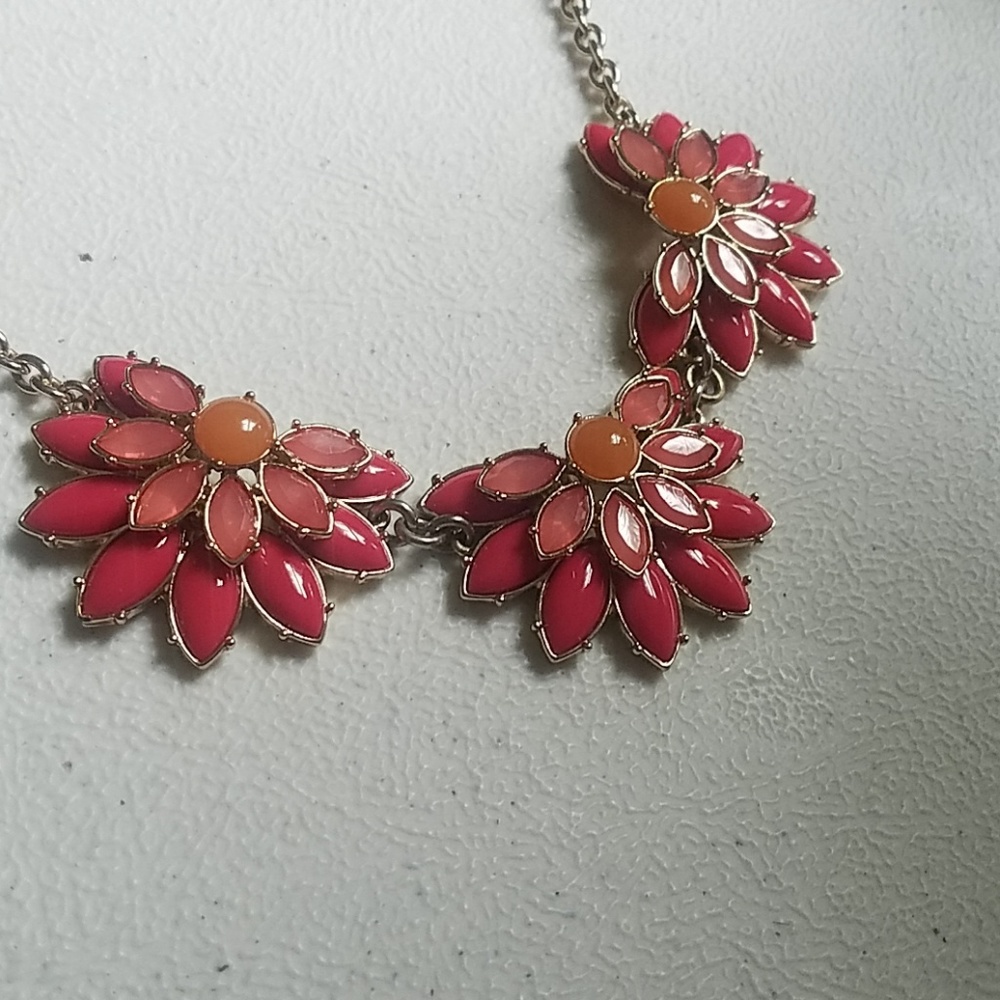 Banana republic necklace